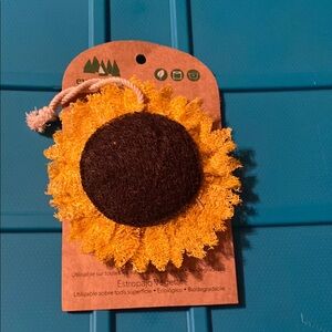 Evergreen Sunflower Scrubber